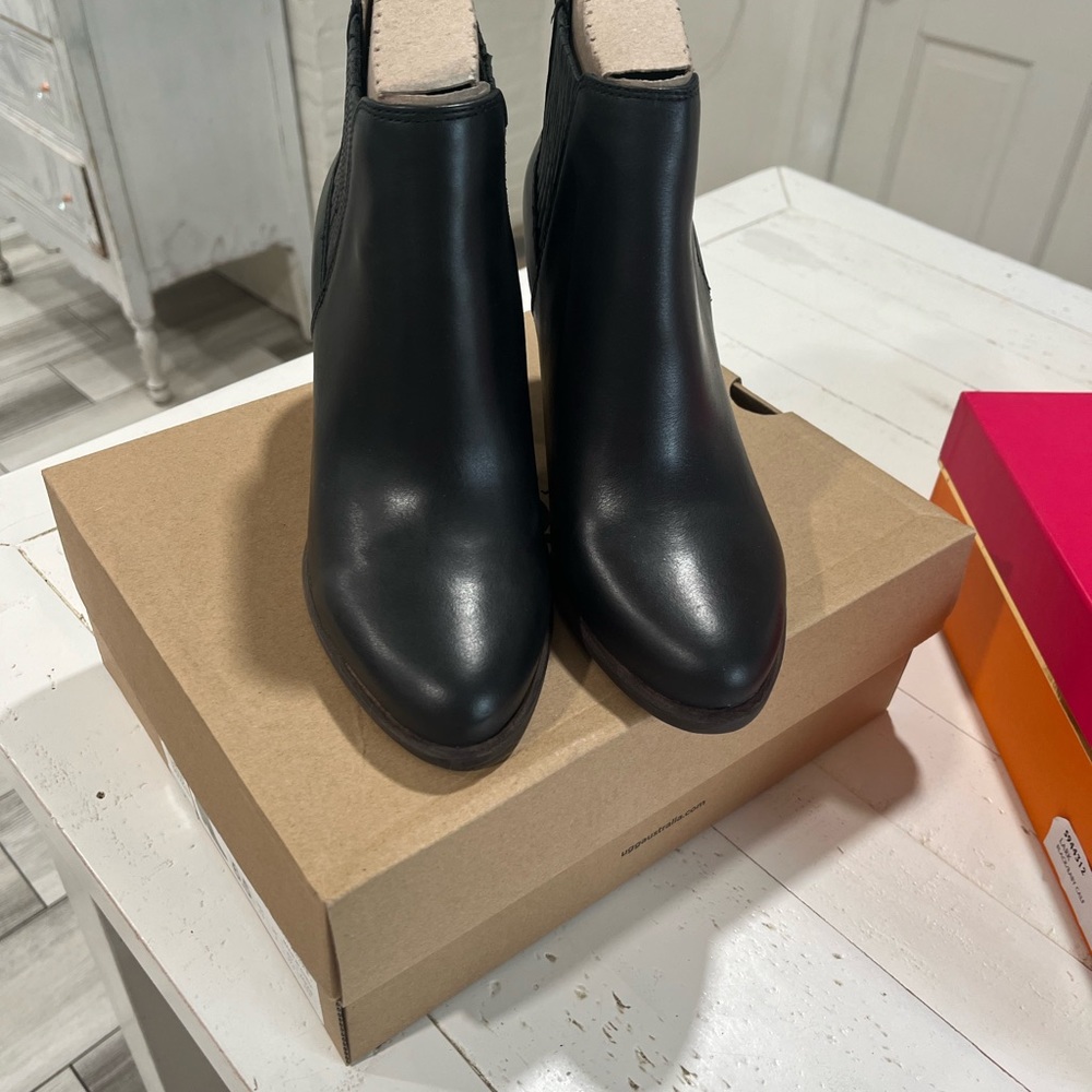 Ugg Poppy boots - Picture 7 of 7